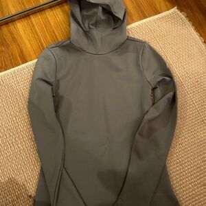 Alo Airlift Winter Warm Hooded Runner size M